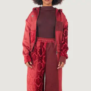 Roots of Motion jas rood